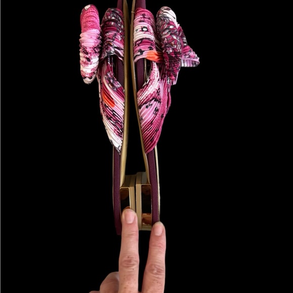 White House Black Market Sandals - Picture 4 of 5